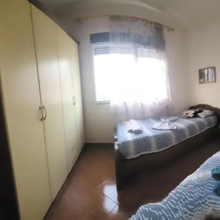 Accogliente Casa Nel Centro Storico Di Valona *