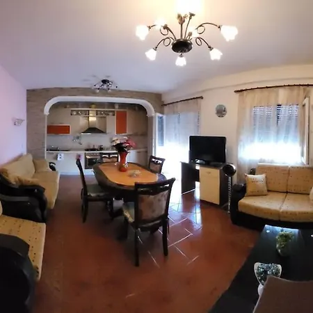 Accogliente Casa Nel Centro Storico Di Valona * Vlorë