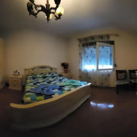 Accogliente Casa Nel Centro Storico Di Valona